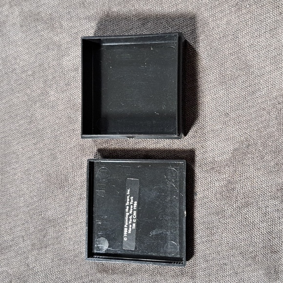 Vintage 1988 Les Miserables Match Box Trinket Gift Box Souvenir Enameled G - Picture 3 of 9